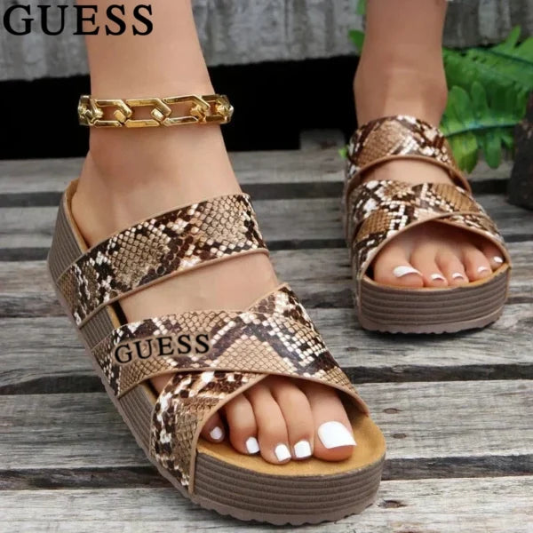 ᏀUᎬᏚᏚ - Sandale